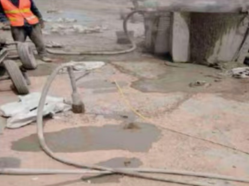 隆阳水泥混凝土路面板底注浆技术 路面脱空注浆整治方案